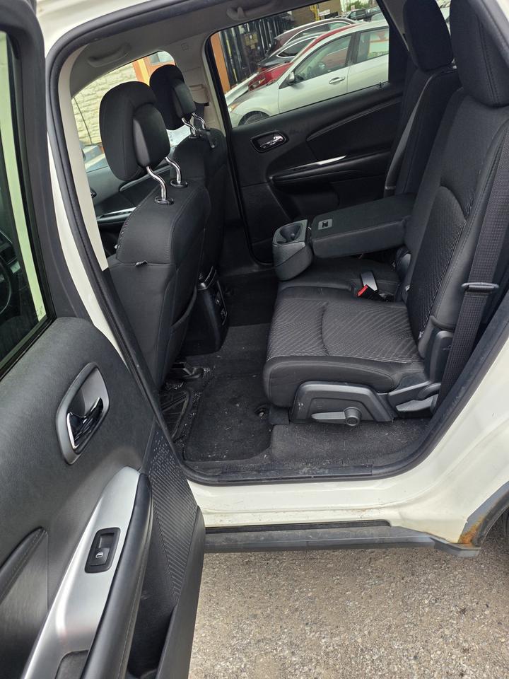 2011 Dodge Journey SXT Photo