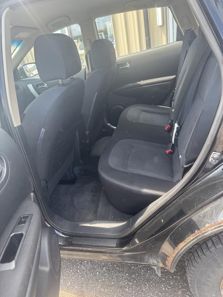 2011 Nissan Rogue SV Photo