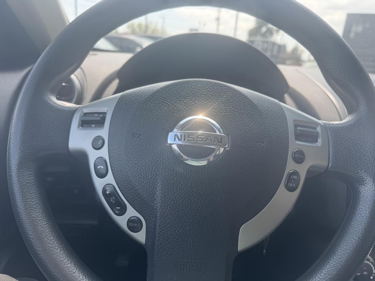 2011 Nissan Rogue SV Photo