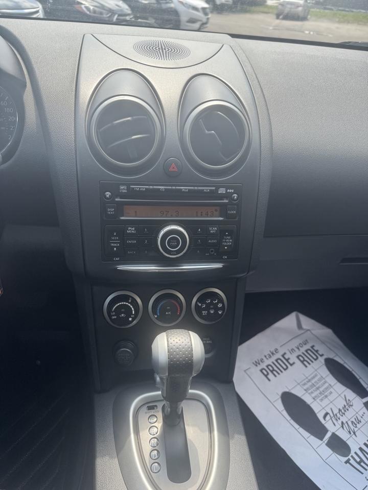 2011 Nissan Rogue SV Photo