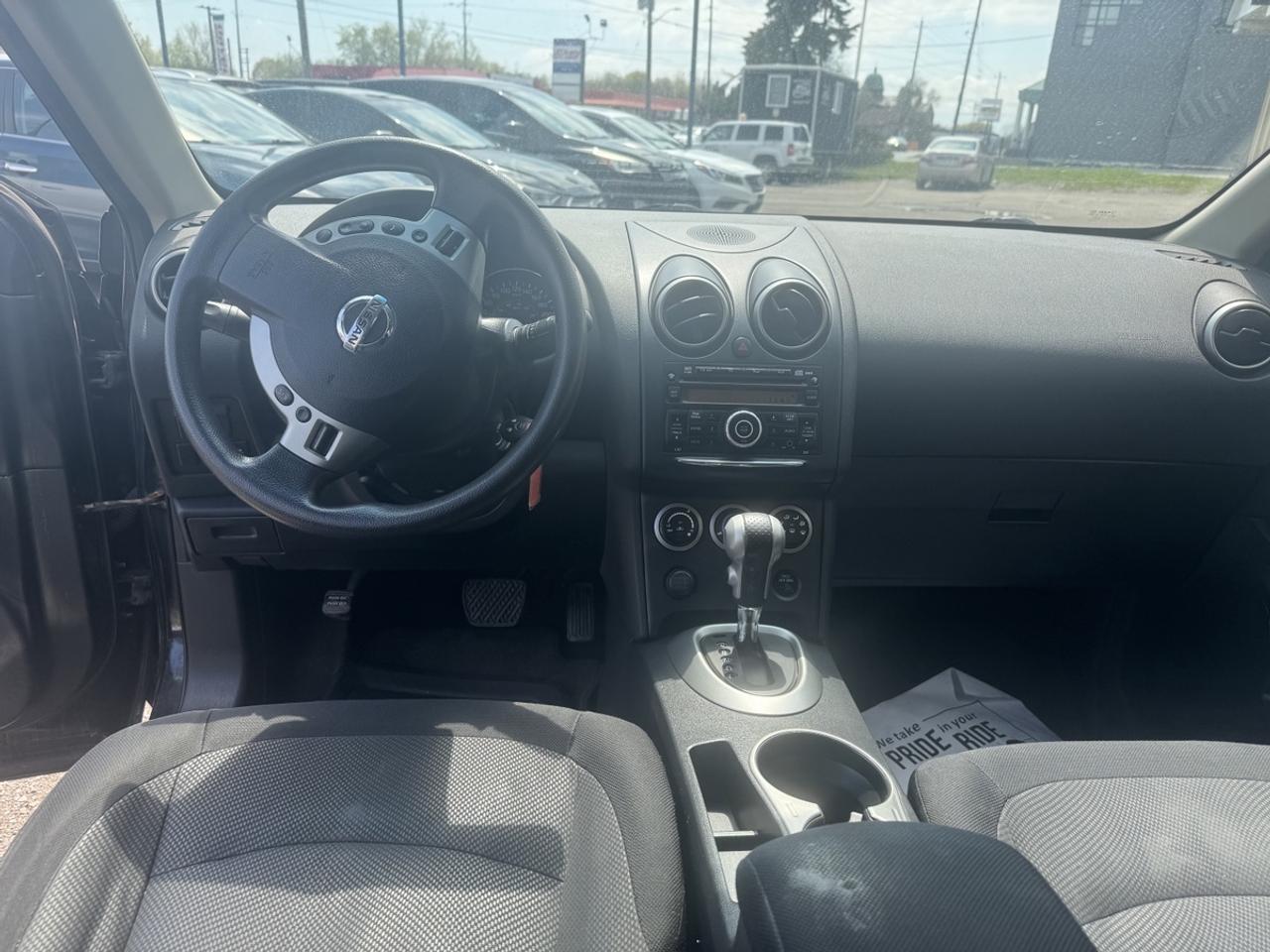 2011 Nissan Rogue SV Photo