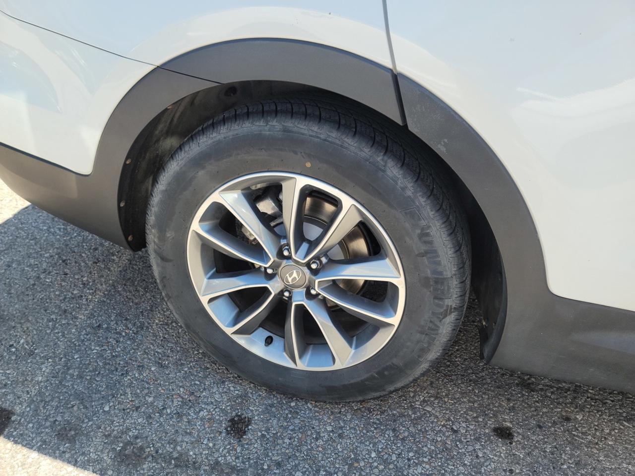 2017 Hyundai Santa Fe XL LIMITED Photo