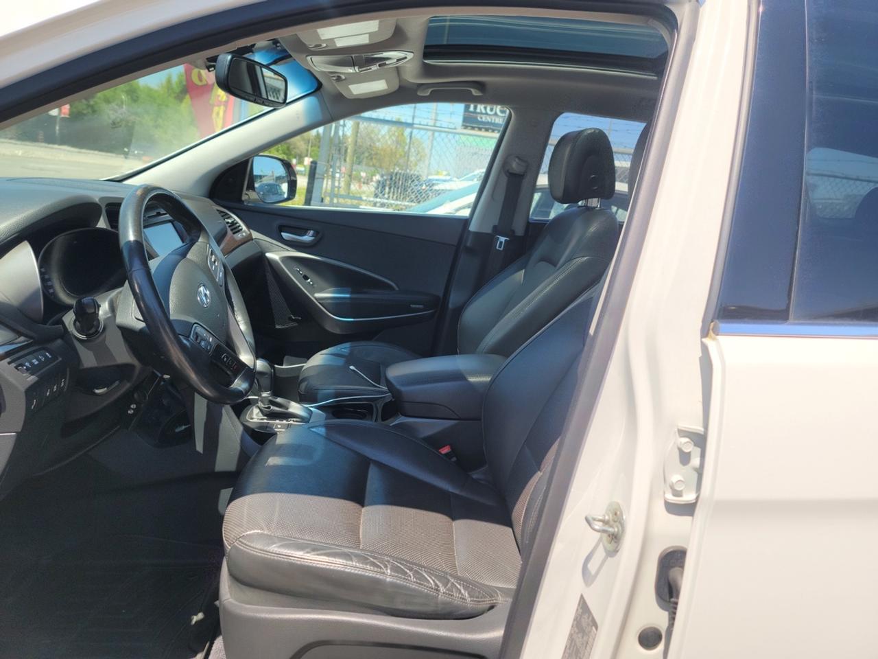 2017 Hyundai Santa Fe XL LIMITED Photo