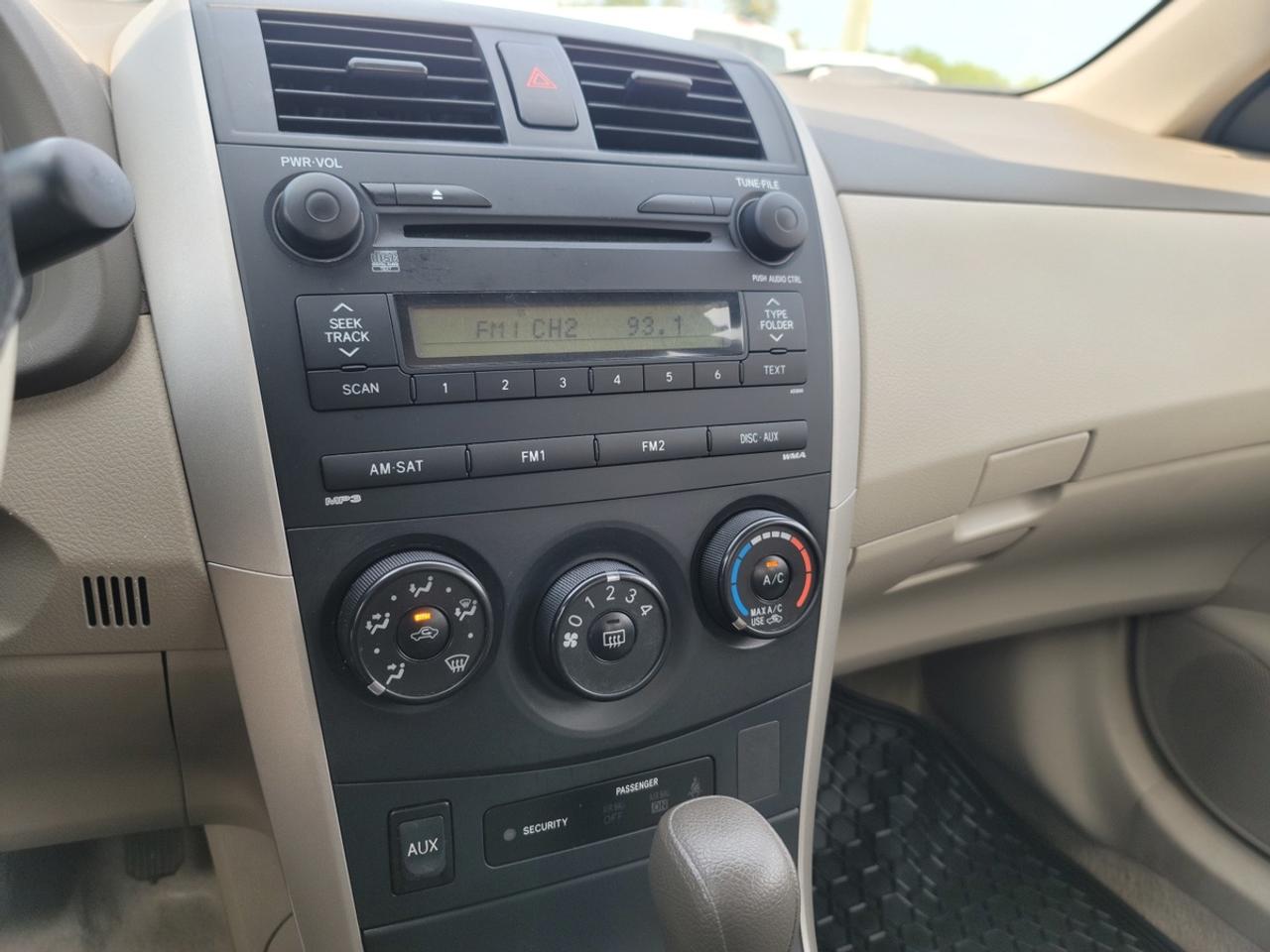 2009 Toyota Corolla CE Photo