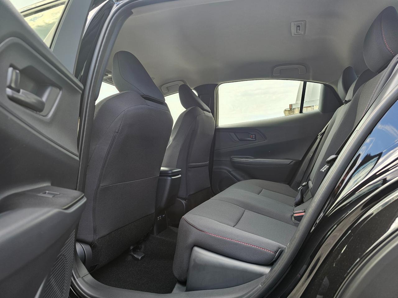 2027 Toyota Prius Plug-In Hybrid SE 5dr Hatchback Photo