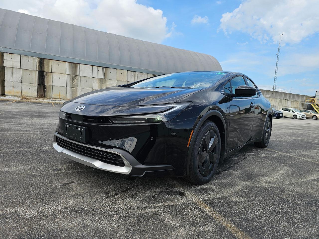 2027 Toyota Prius Plug-In Hybrid SE 5dr Hatchback Photo