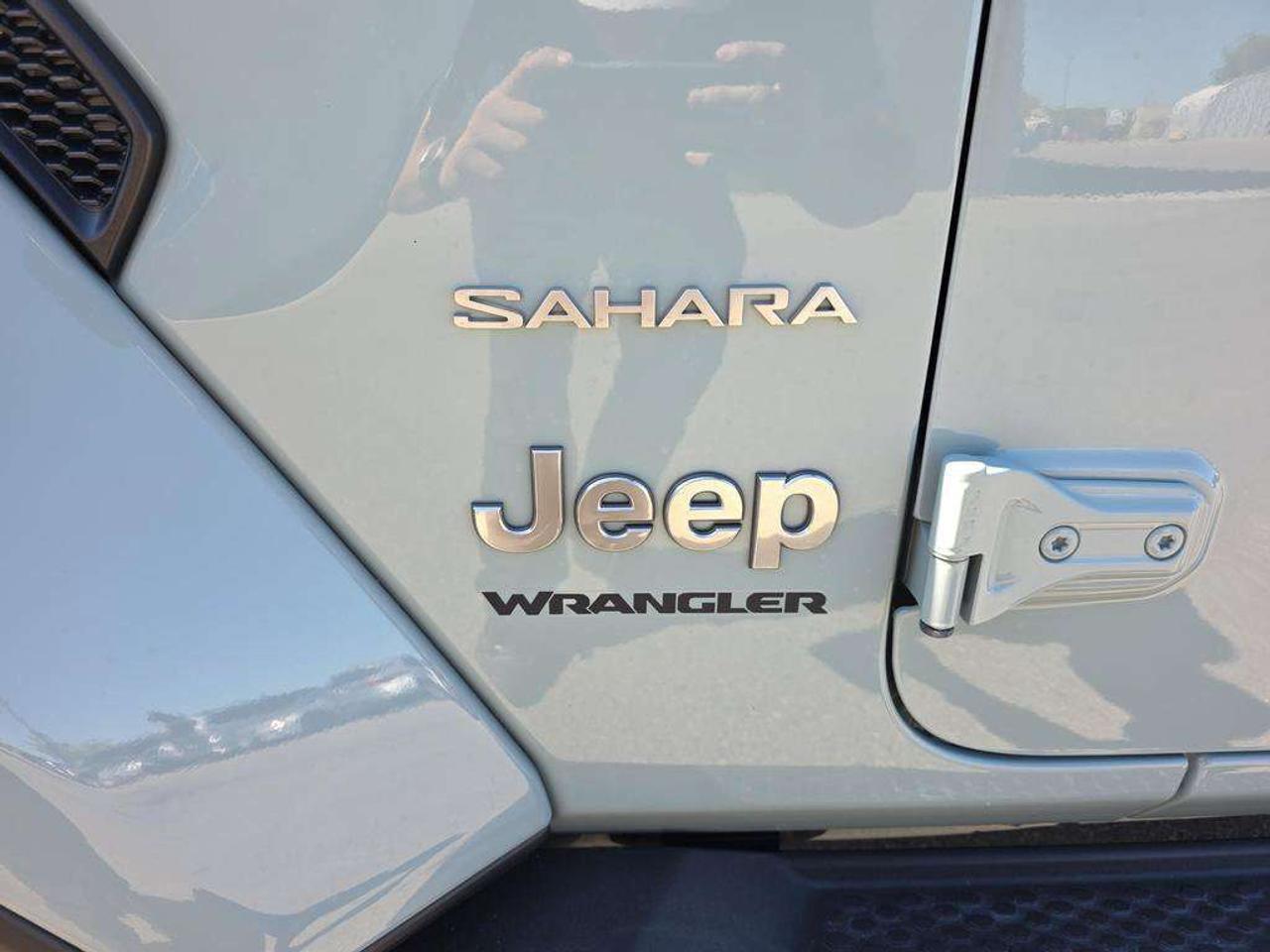 2024 Jeep Wrangler Sahara   NO ACCIDENTS 1 OWNER HEATSEATS CARPLAY Photo