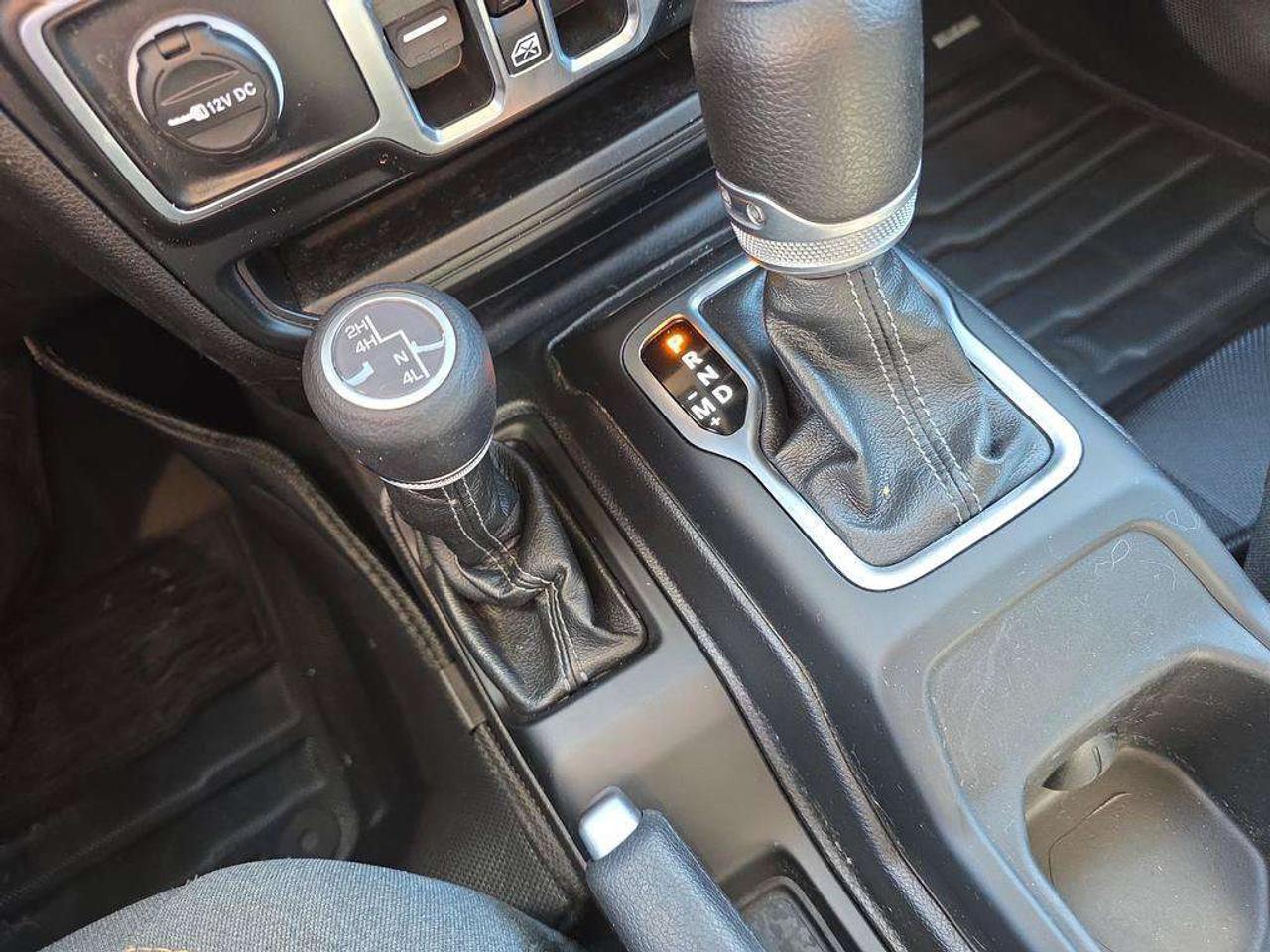 2024 Jeep Wrangler Sahara   NO ACCIDENTS 1 OWNER HEATSEATS CARPLAY Photo