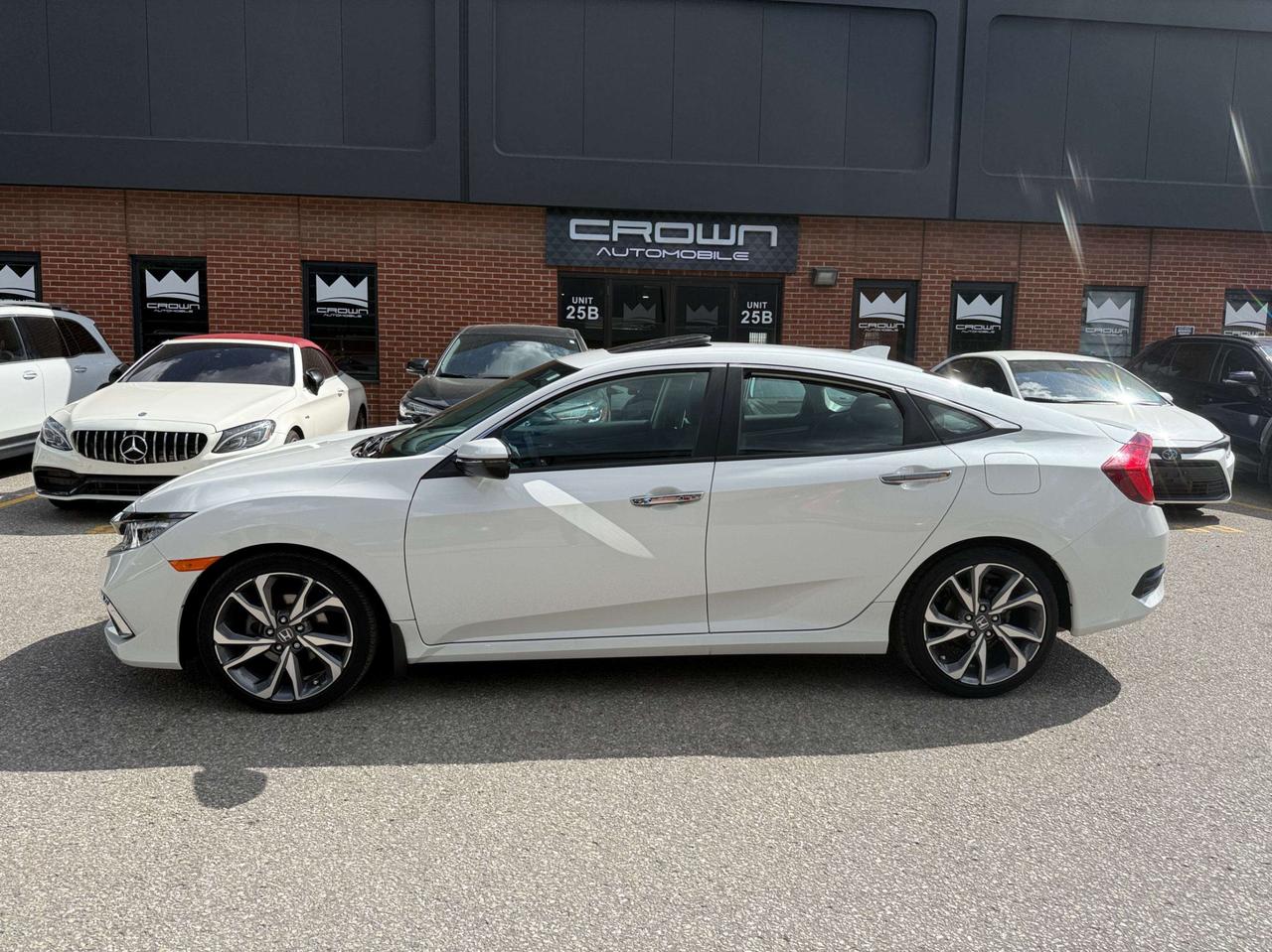 2019 Honda Civic Touring CVT, LEATHER SEATS, NAV, SUNROOF Photo3