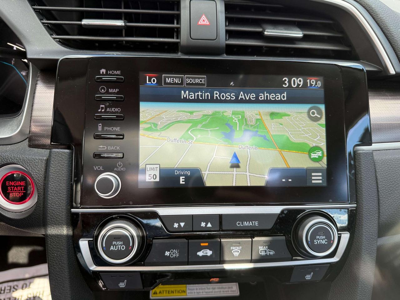 2019 Honda Civic Touring CVT, LEATHER SEATS, NAV, SUNROOF Photo
