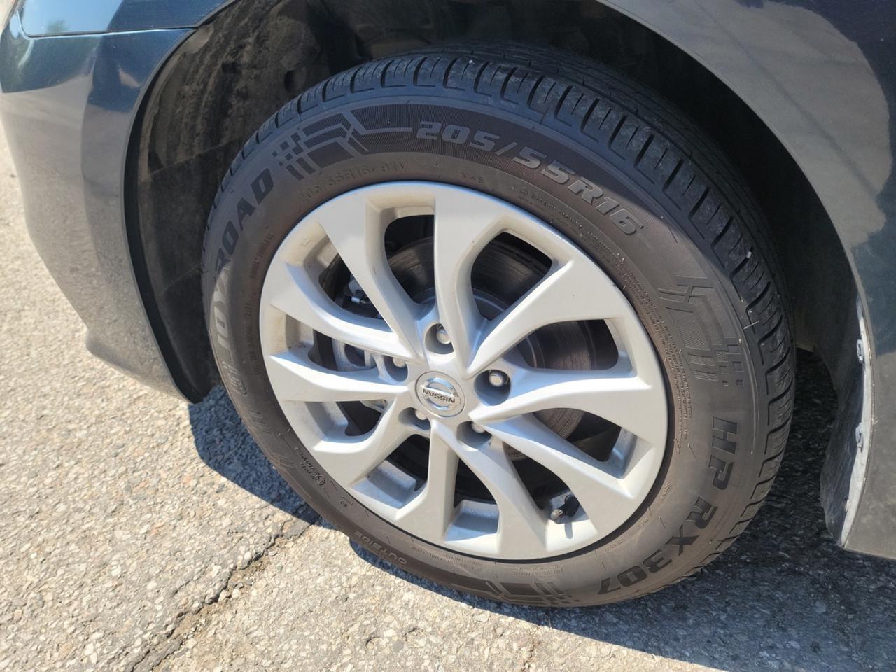 2017 Nissan Sentra SV Photo