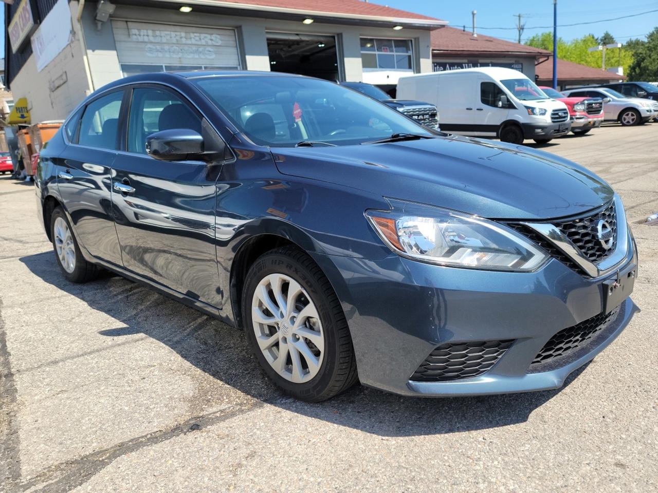 2017 Nissan Sentra SV Photo5