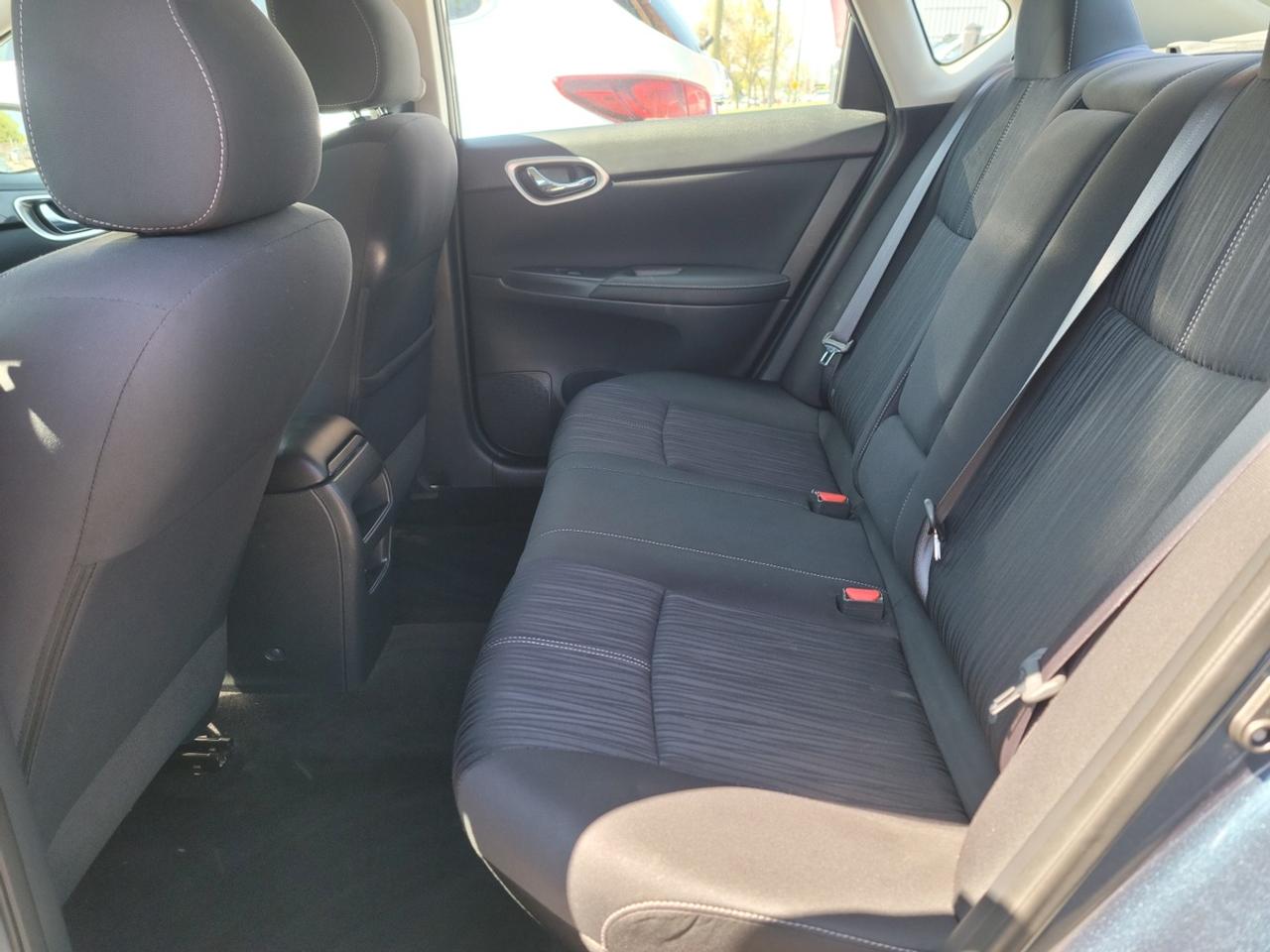 2017 Nissan Sentra SV Photo