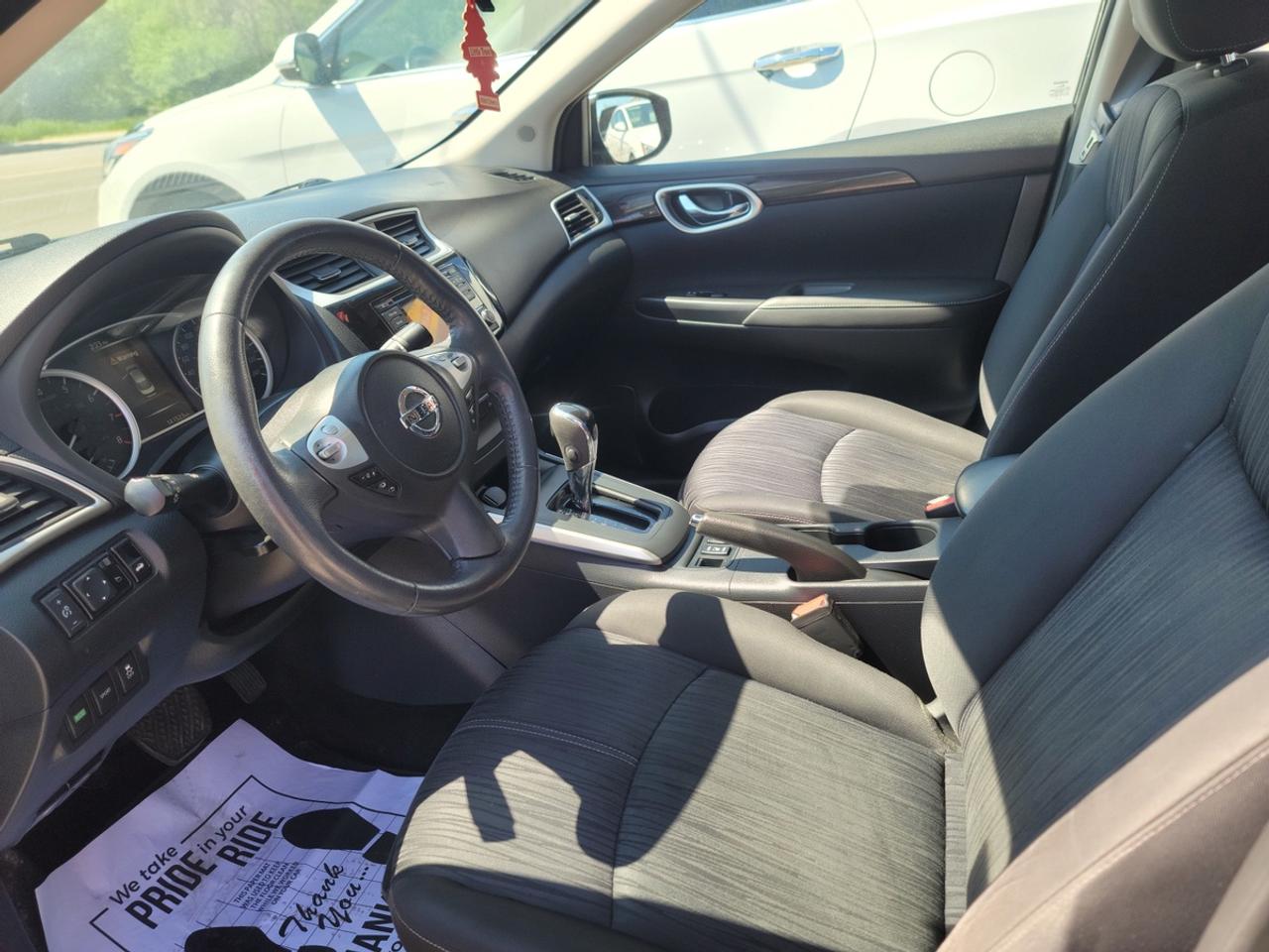 2017 Nissan Sentra SV Photo