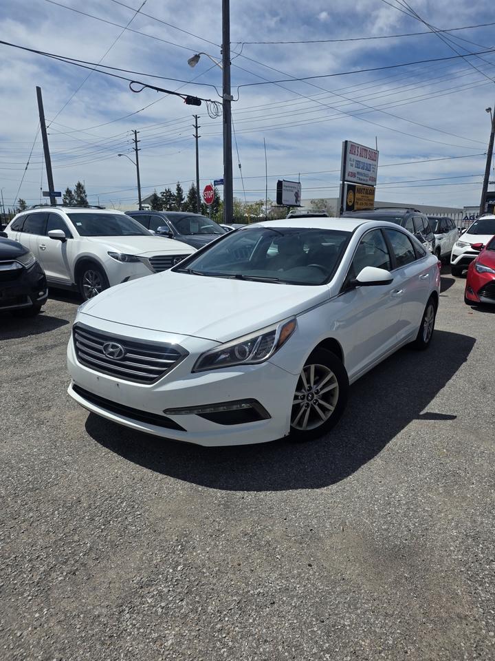 2015 Hyundai Sonata SE Photo0