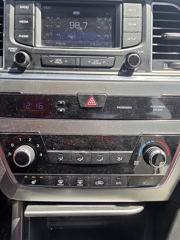 2015 Hyundai Sonata SE Photo
