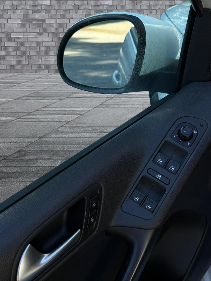2017 Volkswagen Tiguan Wolfsburg Edition Photo