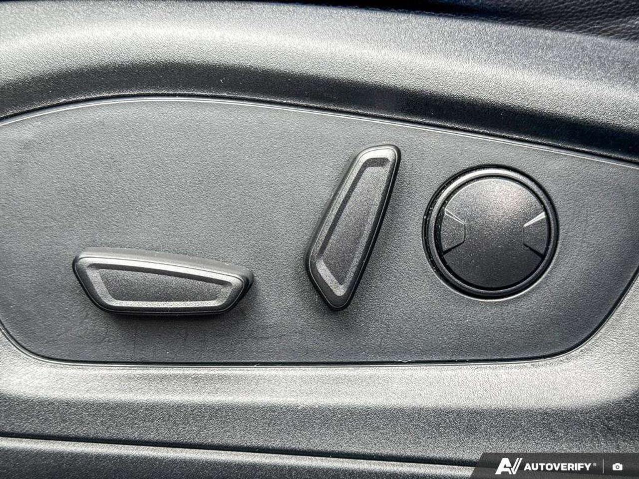 2023 Ford Explorer Limited   301A   MOONROOF   LTHR   HTD ST WHEEL Photo
