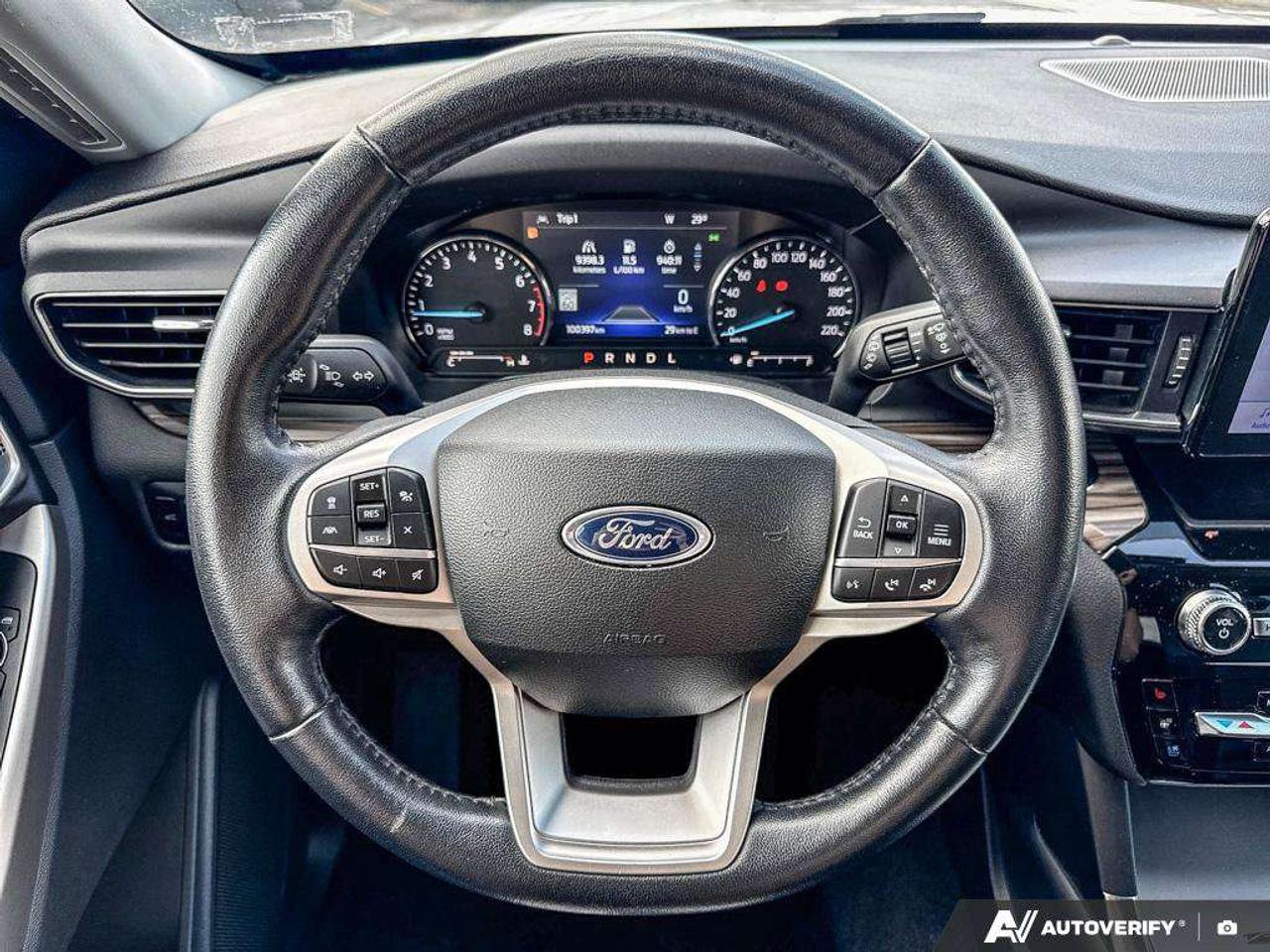 2023 Ford Explorer Limited   301A   MOONROOF   LTHR   HTD ST WHEEL Photo