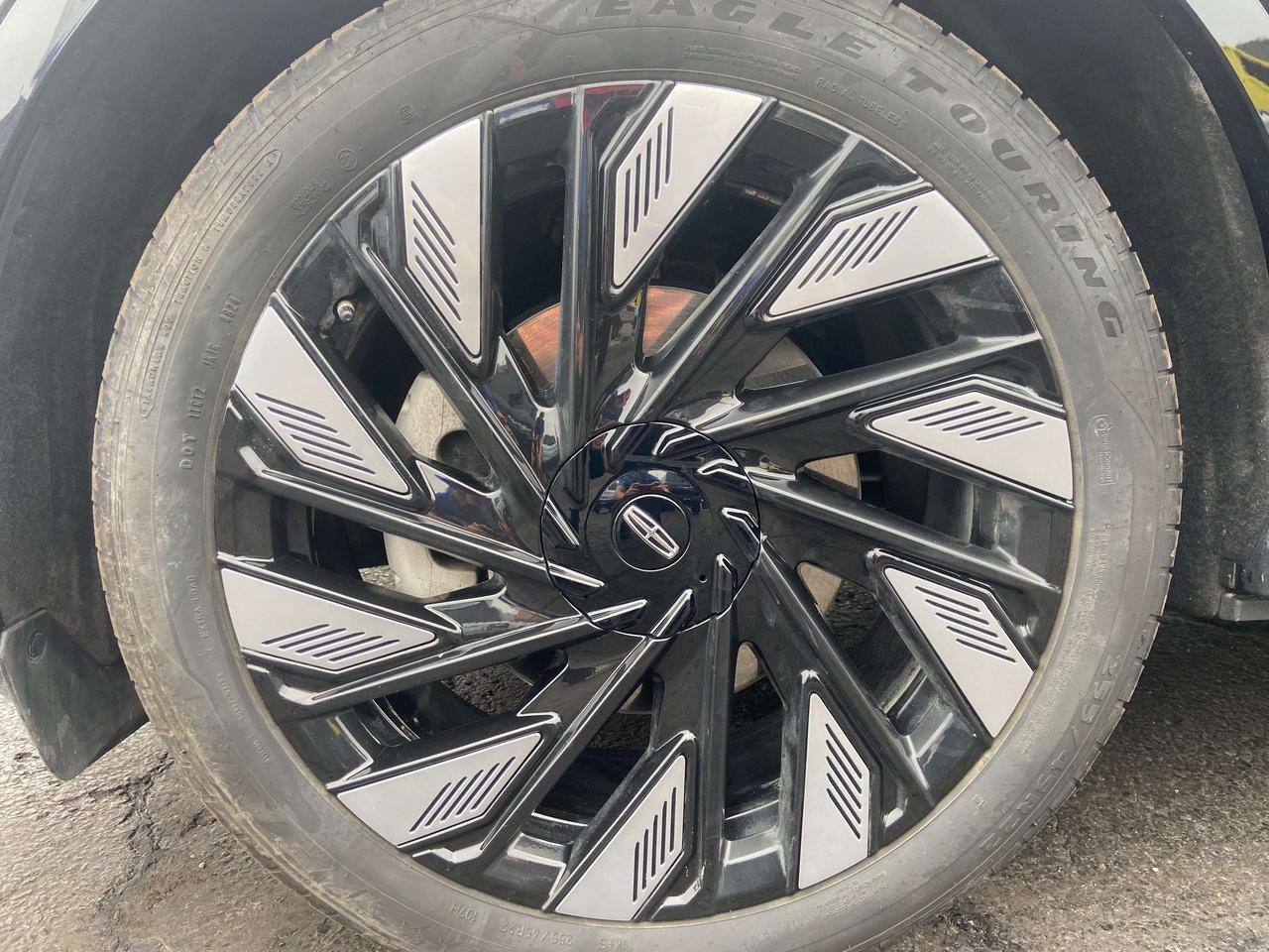2025 Lincoln Nautilus RESERVE 2.0L AWD JET APPEARANCE ADAPTIVE LEATHER Photo
