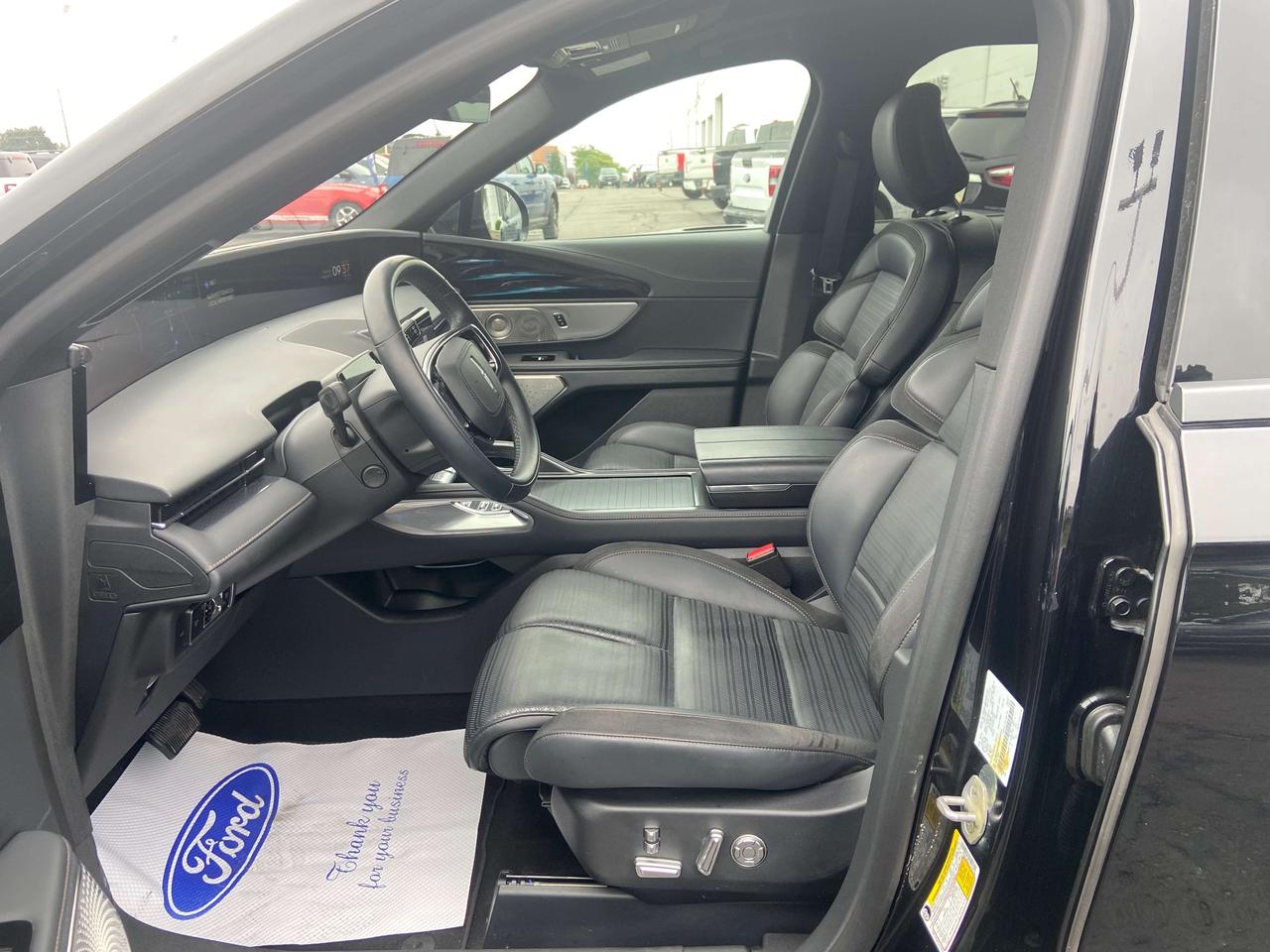 2025 Lincoln Nautilus RESERVE 2.0L AWD JET APPEARANCE ADAPTIVE LEATHER Photo