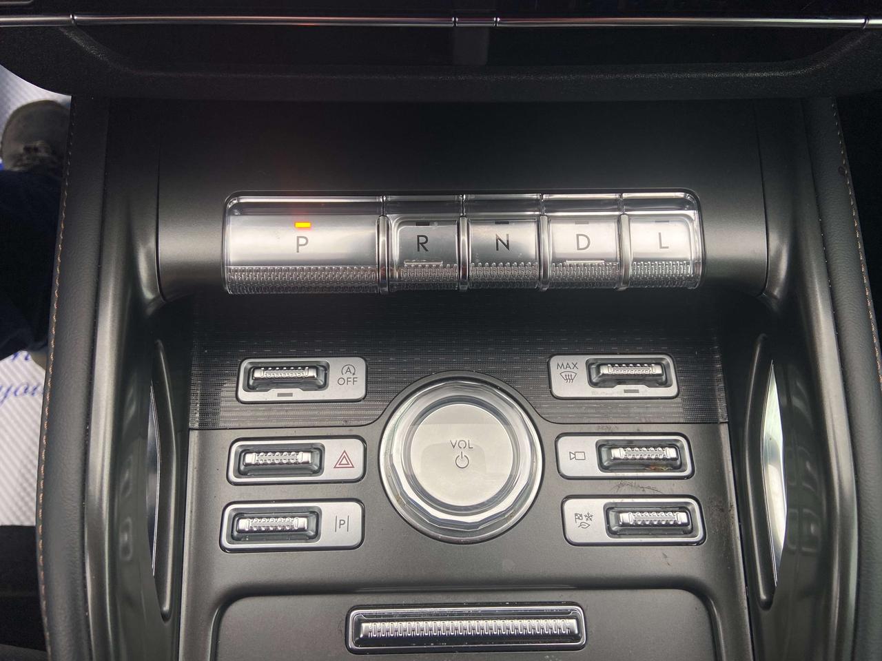 2025 Lincoln Nautilus RESERVE 2.0L AWD JET APPEARANCE ADAPTIVE LEATHER Photo
