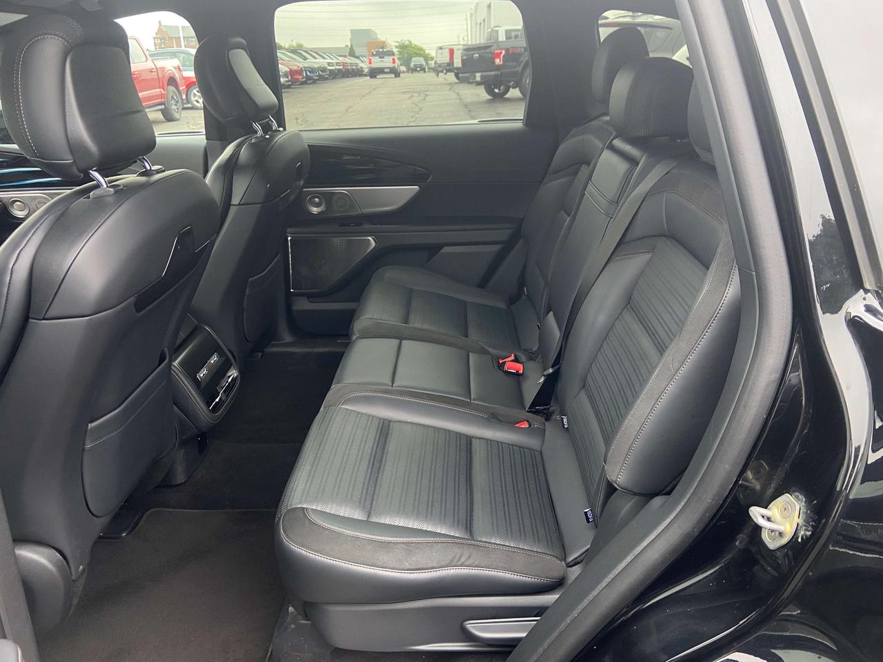 2025 Lincoln Nautilus RESERVE 2.0L AWD JET APPEARANCE ADAPTIVE LEATHER Photo