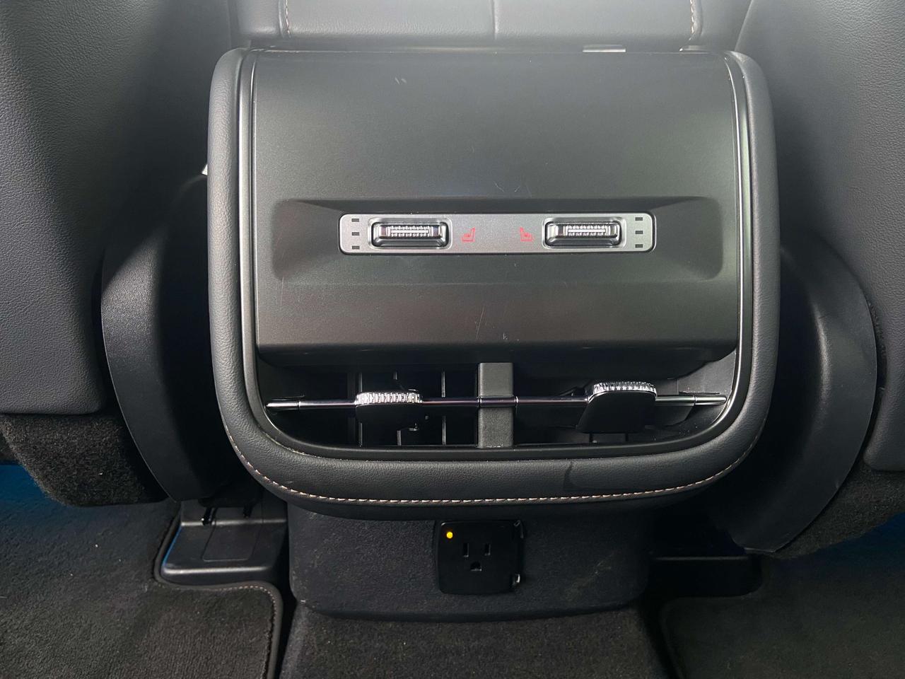 2025 Lincoln Nautilus RESERVE 2.0L AWD JET APPEARANCE ADAPTIVE LEATHER Photo