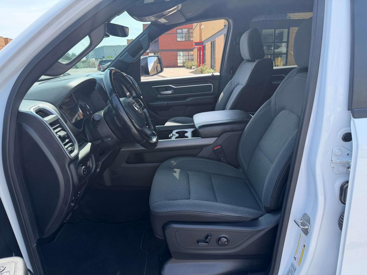 2022 RAM 1500 Big Horn,Long Box,Crew Cab,3.6L Etorque 4x4 Photo