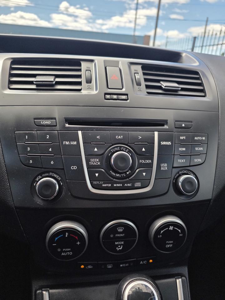2014 Mazda MAZDA5 Grand Touring Photo