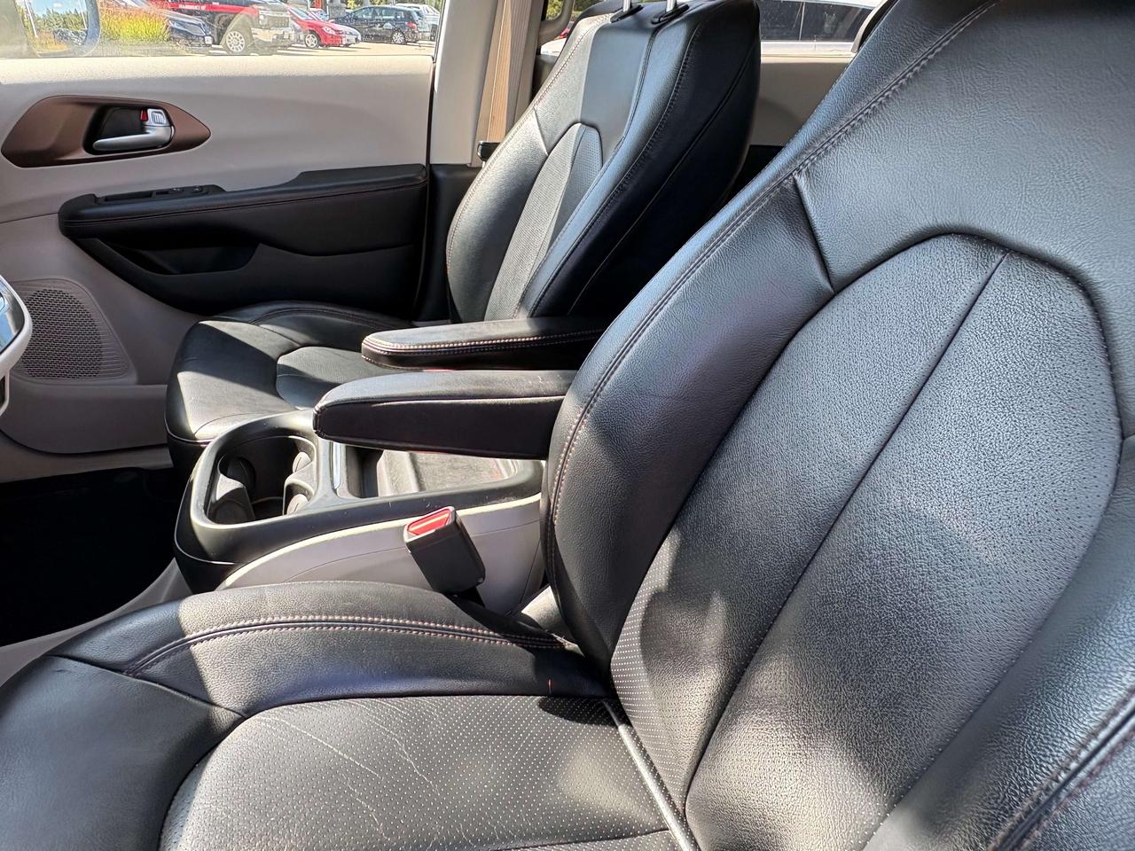 2018 Chrysler Pacifica Touring-L Plus Leather Heated Seats/Steering Wheel Photo