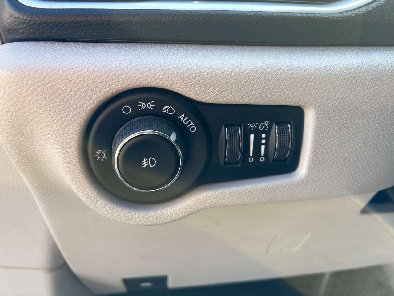 2018 Chrysler Pacifica Touring-L Plus Leather Heated Seats/Steering Wheel Photo