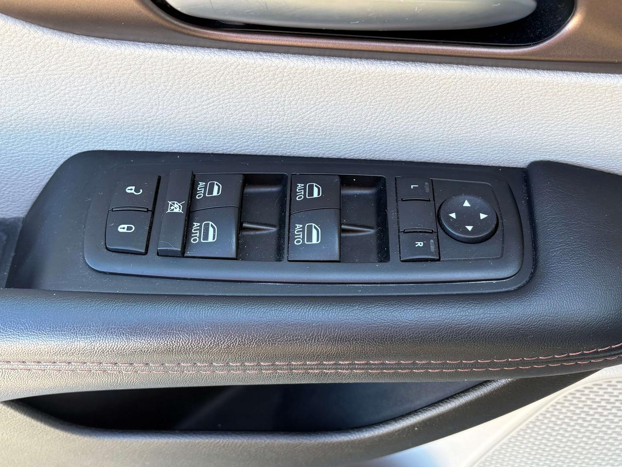 2018 Chrysler Pacifica Touring-L Plus Leather Heated Seats/Steering Wheel Photo