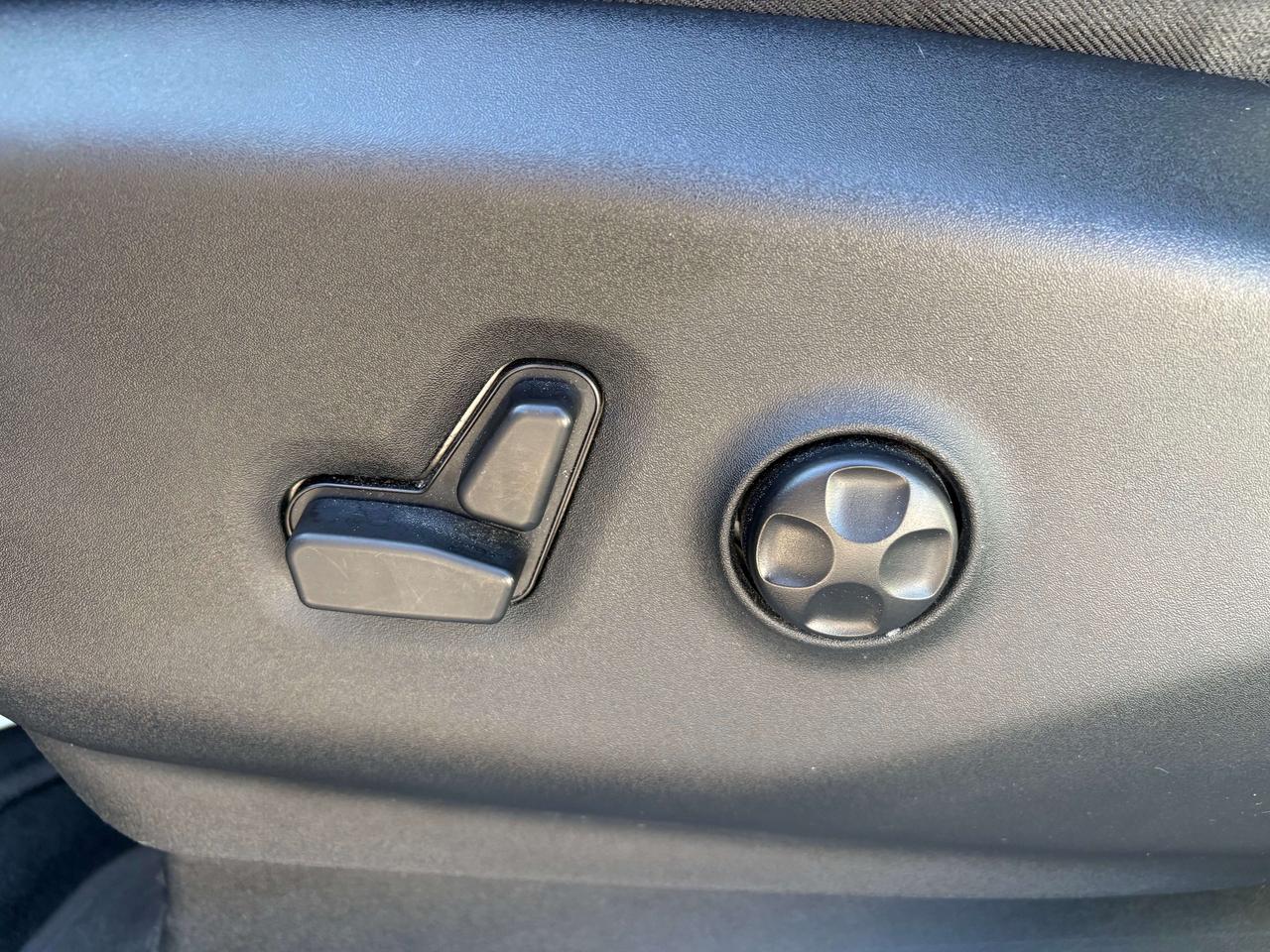 2018 Chrysler Pacifica Touring-L Plus Leather Heated Seats/Steering Wheel Photo