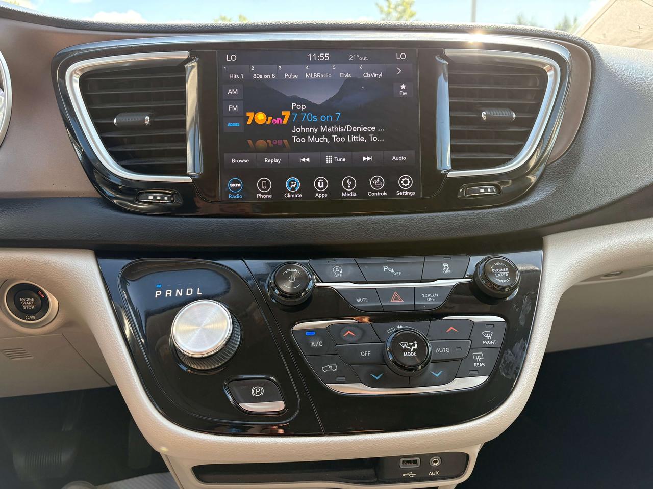 2018 Chrysler Pacifica Touring-L Plus Leather Heated Seats/Steering Wheel Photo