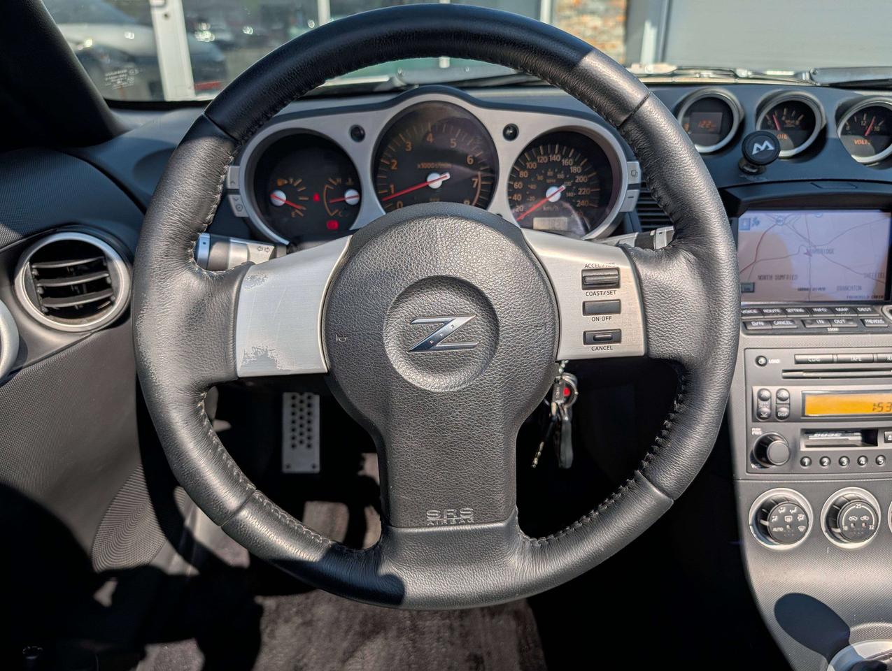 2004 Nissan 350Z Clean CarFax   2 Keys   6-Speed Manual Photo