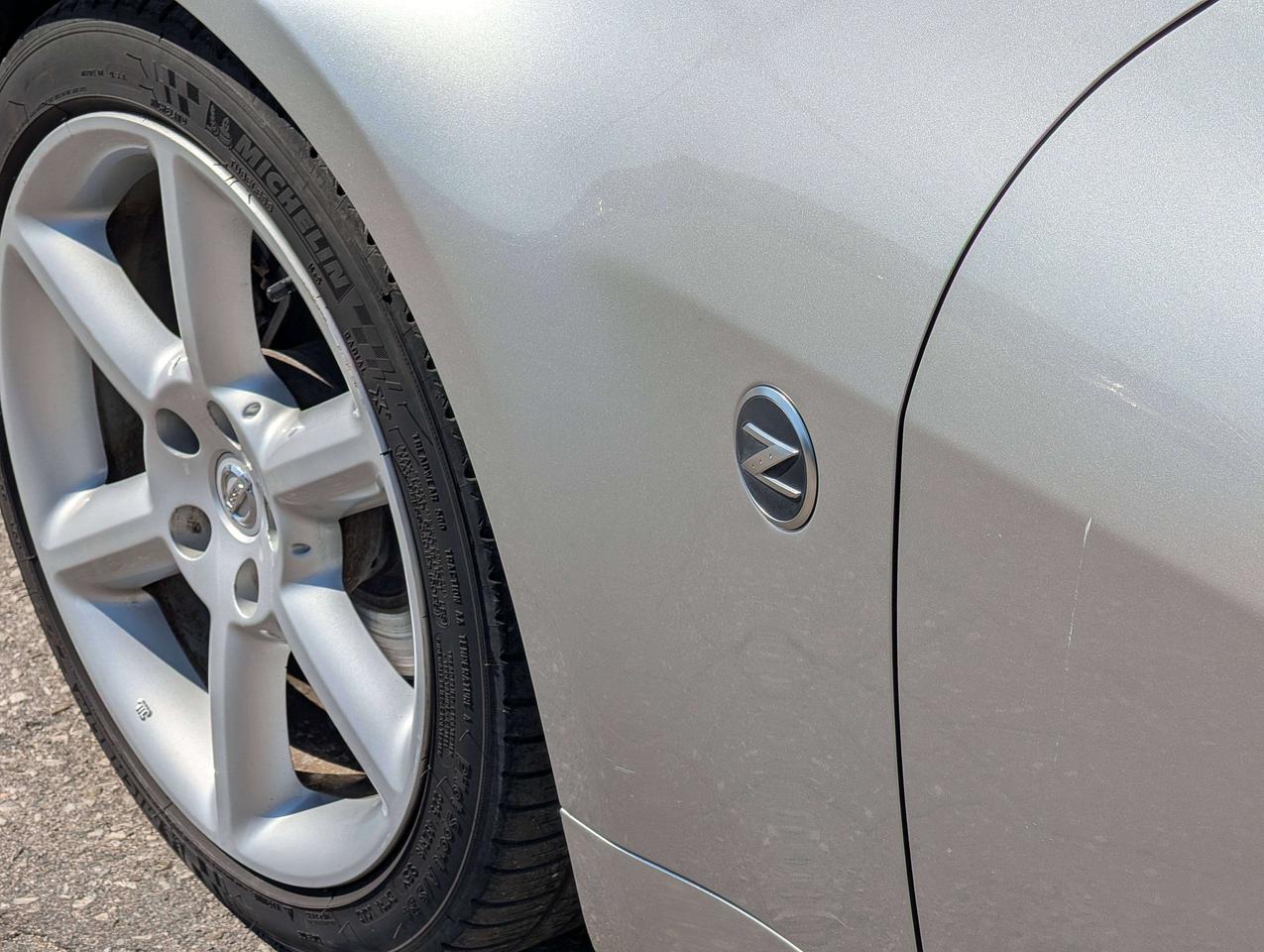 2004 Nissan 350Z Clean CarFax   2 Keys   6-Speed Manual Photo