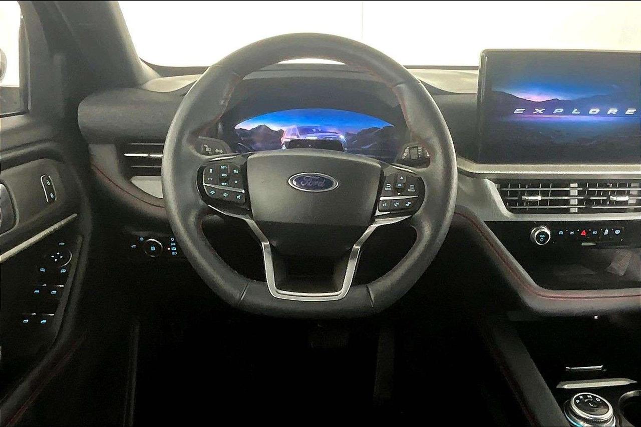 2025 Ford Explorer ST-Line 4WD Photo