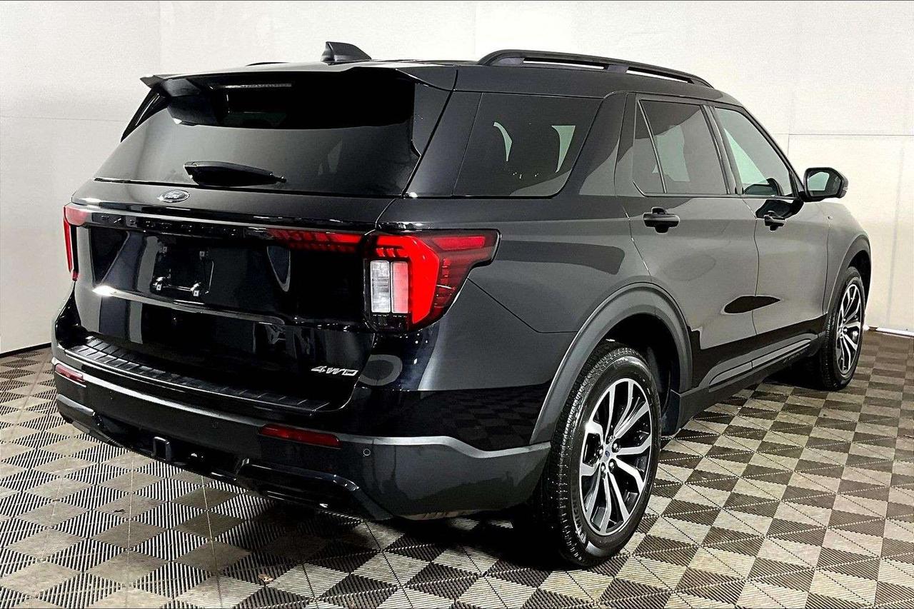 2025 Ford Explorer ST-Line 4WD Photo1