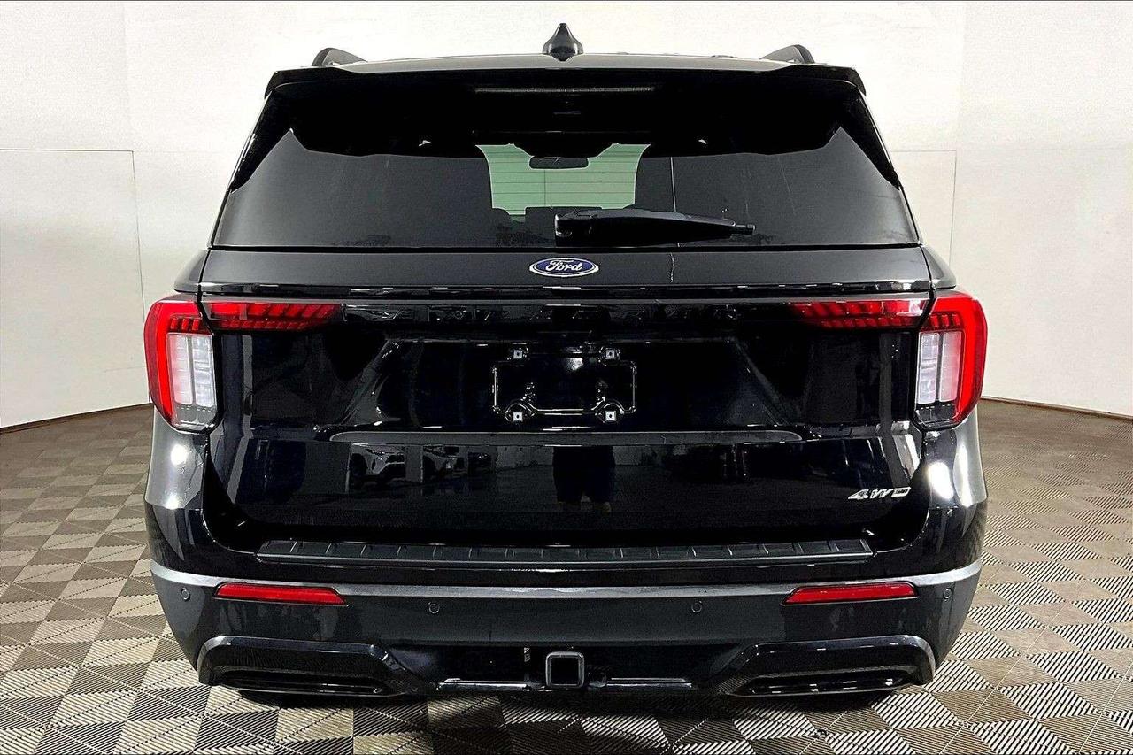 2025 Ford Explorer ST-Line 4WD Photo