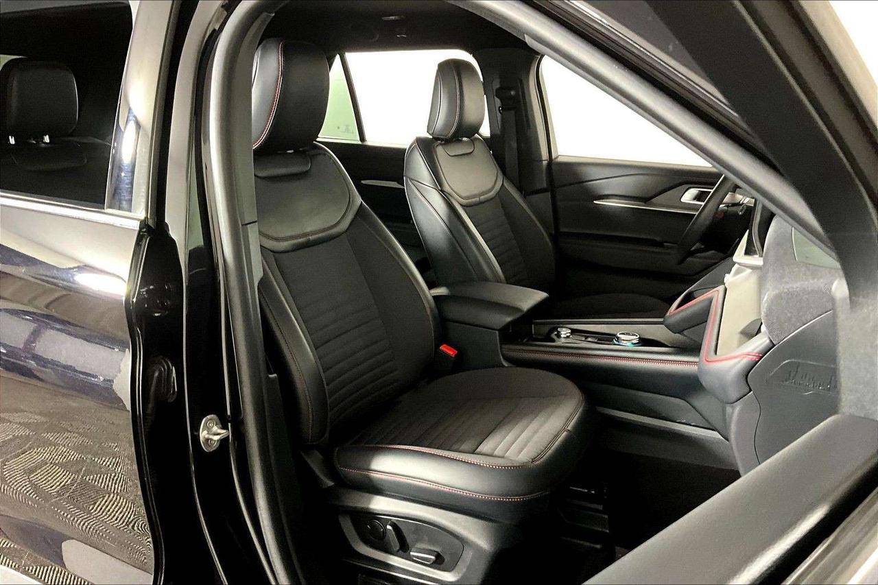 2025 Ford Explorer ST-Line 4WD Photo