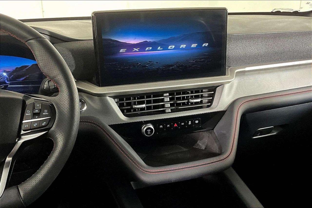 2025 Ford Explorer ST-Line 4WD Photo