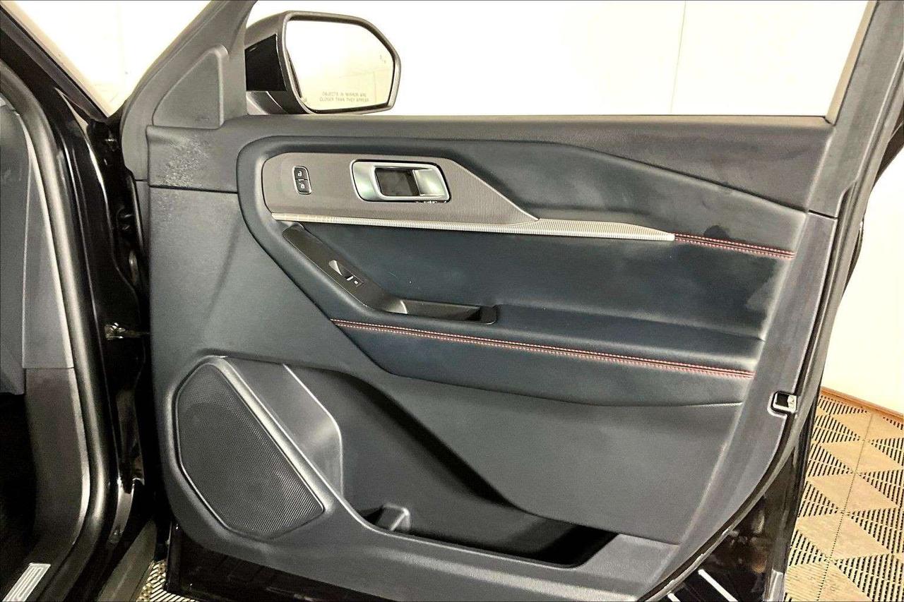 2025 Ford Explorer ST-Line 4WD Photo