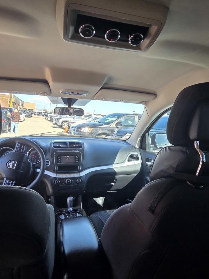 2012 Dodge Journey SE Photo