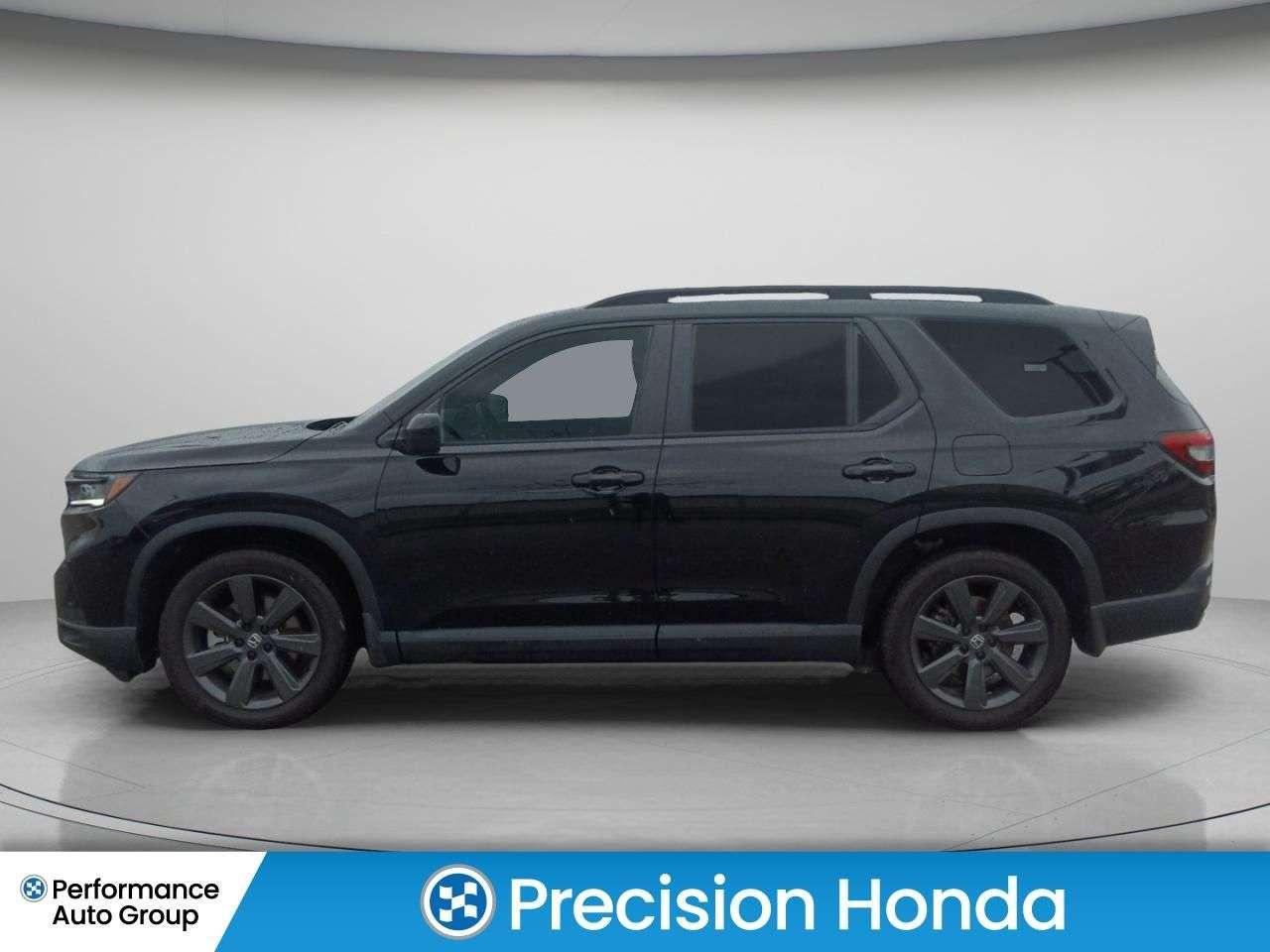 2025 Honda Pilot Sport 8 Pass  CarPlay Heated Seats Photo