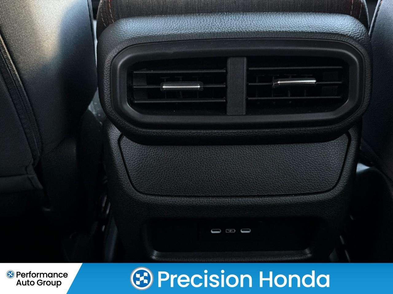 2025 Honda Pilot Sport 8 Pass  CarPlay Heated Seats Photo
