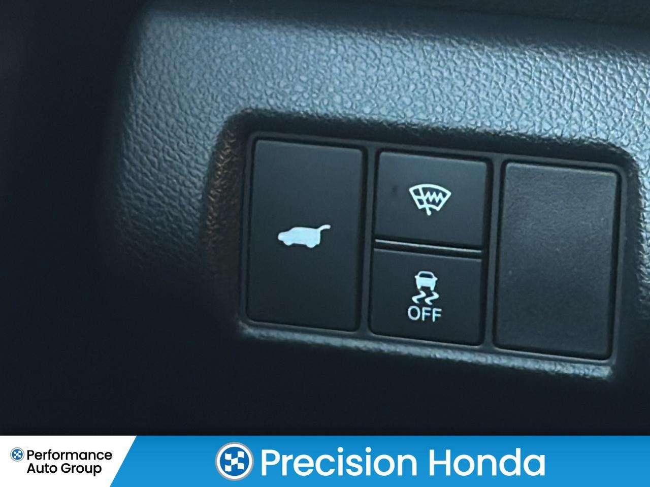 2025 Honda Pilot Sport 8 Pass  CarPlay Heated Seats Photo