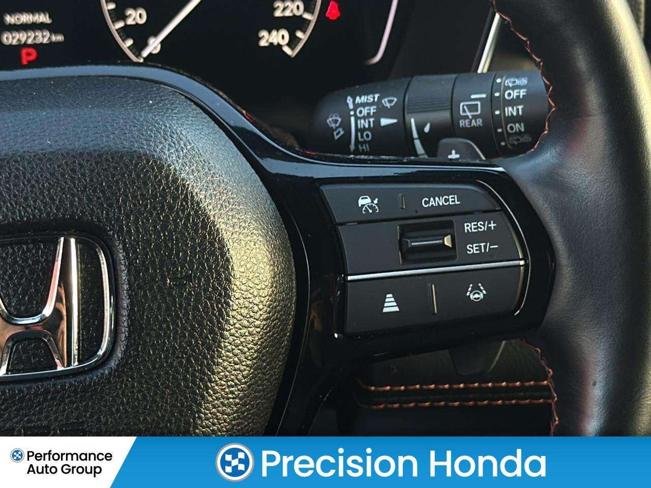 2025 Honda Pilot Sport 8 Pass  CarPlay Heated Seats Photo