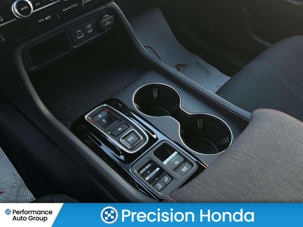 2025 Honda Pilot Sport 8 Pass  CarPlay Heated Seats Photo