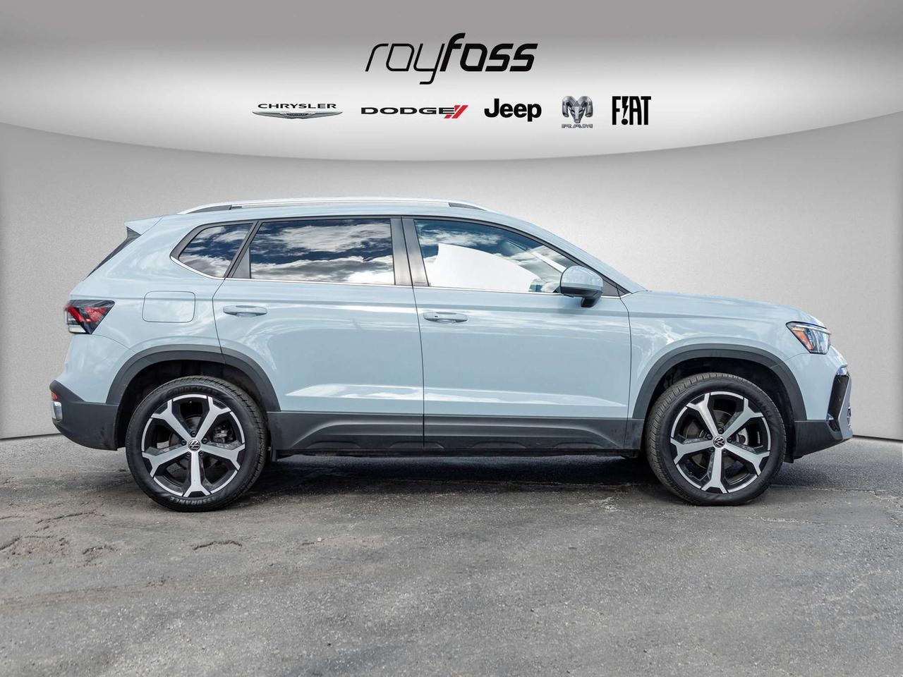 2025 Volkswagen Taos Clean Carfax   Nav   Pano Roof   Adaptive Cruise Photo